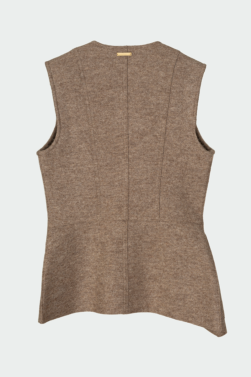 Ema Vest